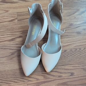 Dream Pairs Cream Pointed Toe Heels